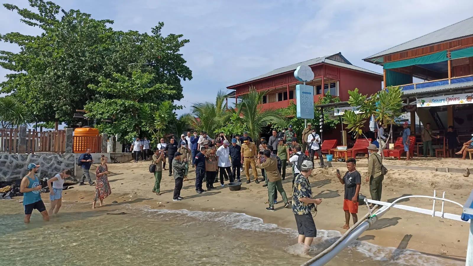 Banner Perhatian Anggota DPR Untuk TN Bunaken