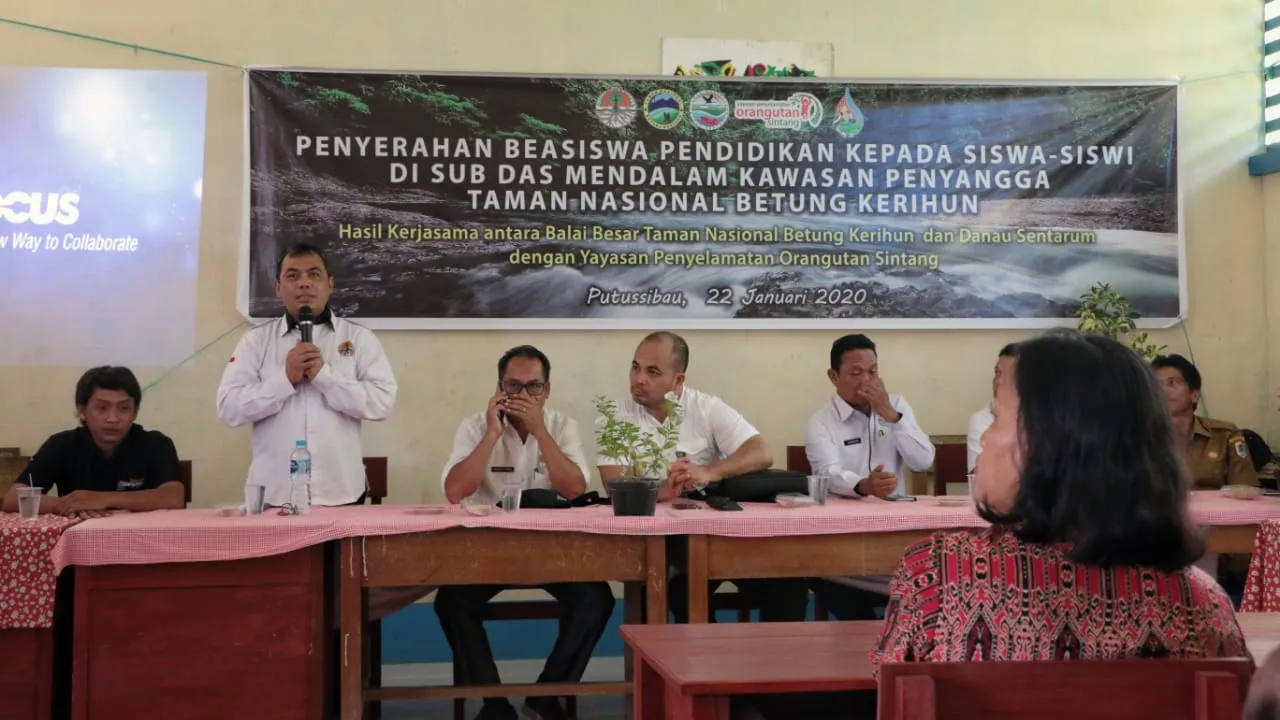 Banner Peduli Pendidikan YPOS dan Balai Besar TaNa Bentarum Berikan Beasiswa Untuk Siswa Berprestasi