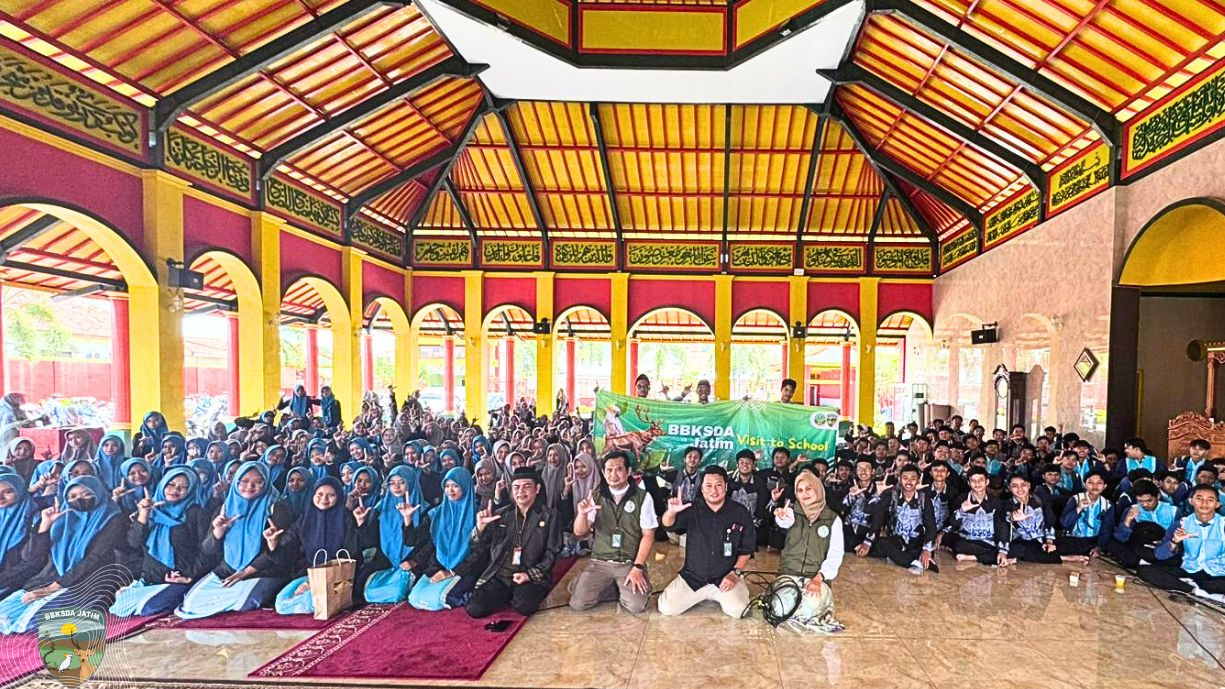 Banner Dari Banyuwangi, BBKSDA Jatim Ajak 720 Pelajar Menjadi Penjaga Bumi