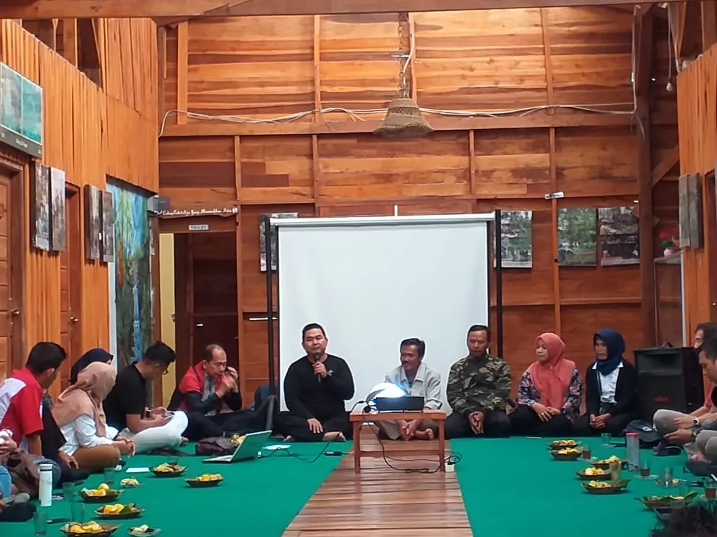 Banner Sarongge Kedatangan Tamu dari Kapuas Hulu