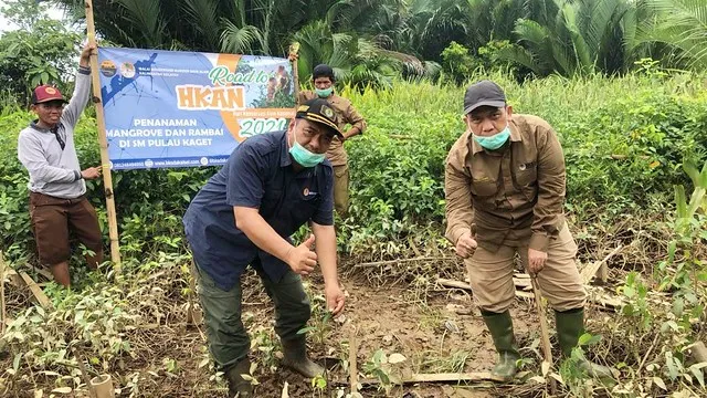 Banner Road to HKAN 2021: Pemeliharaan Tanaman di SM. Pulau Kaget