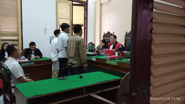 Banner Perdagangan Kakatua Jambul Kuning Disidang di PN Medan