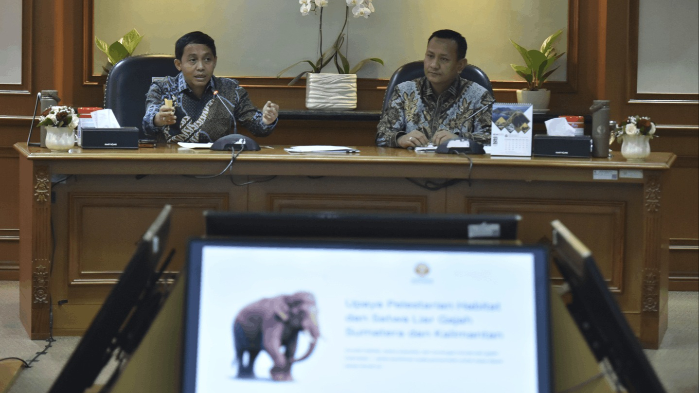 Banner Kolaborasi Konservasi Gajah Indonesia, Menteri Kehutanan Merangkul Akademisi, Praktisi dan Pemerhati Satwa Liar