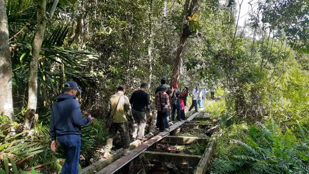 Banner Pendampingan DLH Kota Dumai di TWA Sungai Dumai