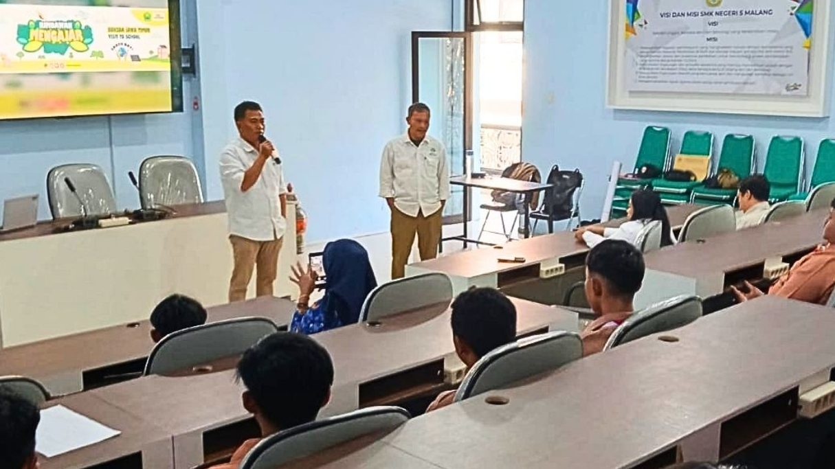 Banner Menanam Benih Konservasi di SMK N 5 Kota Malang