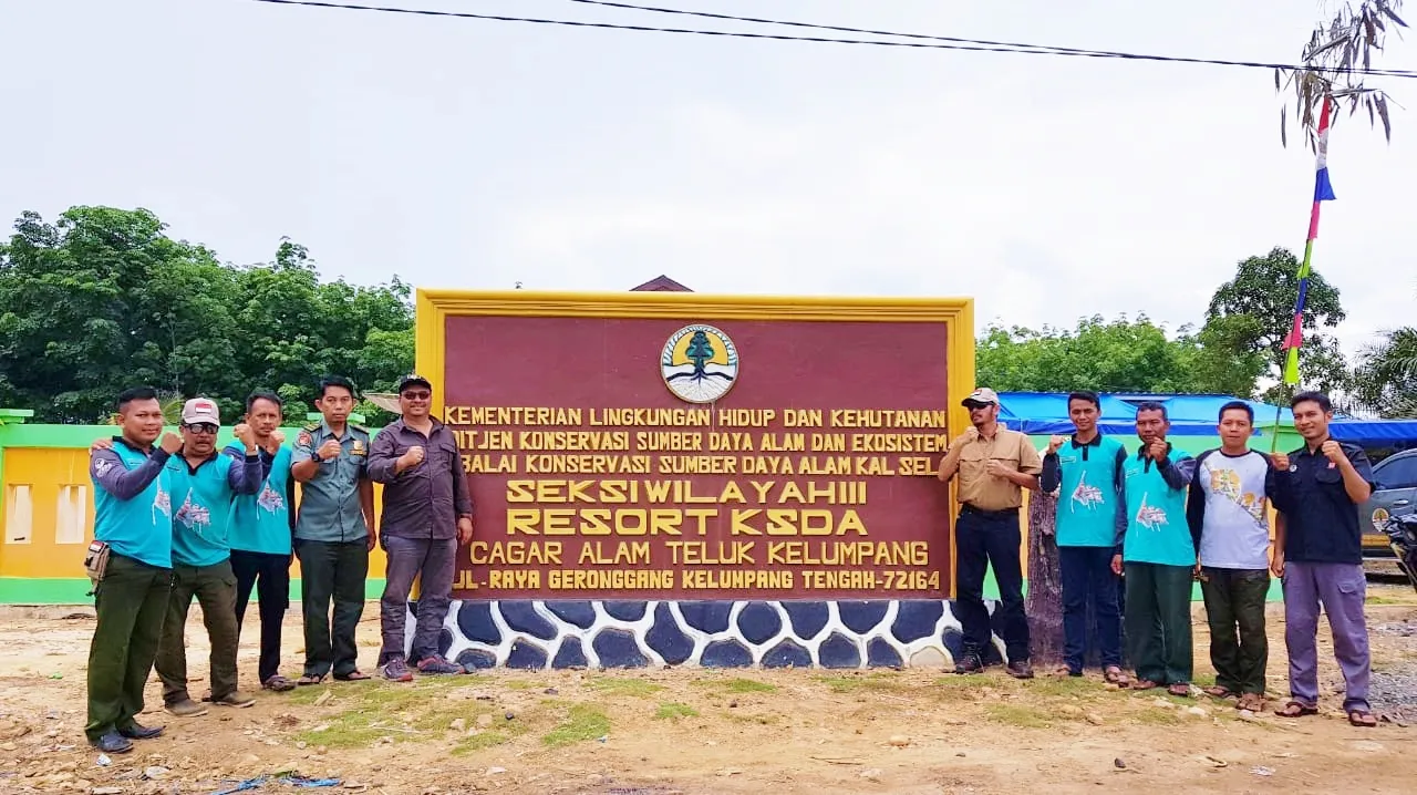 Banner Peresmian Kantor Resort Cagar Alam Teluk Kelumpang Kotabaru