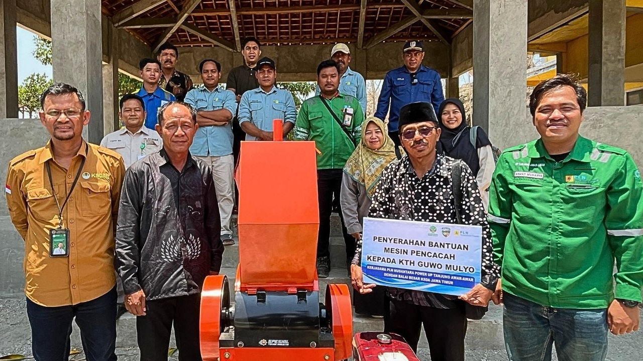 Banner Bantuan Mesin Pencacah Rumput, KTH Guwo Mulyo Buat Silase