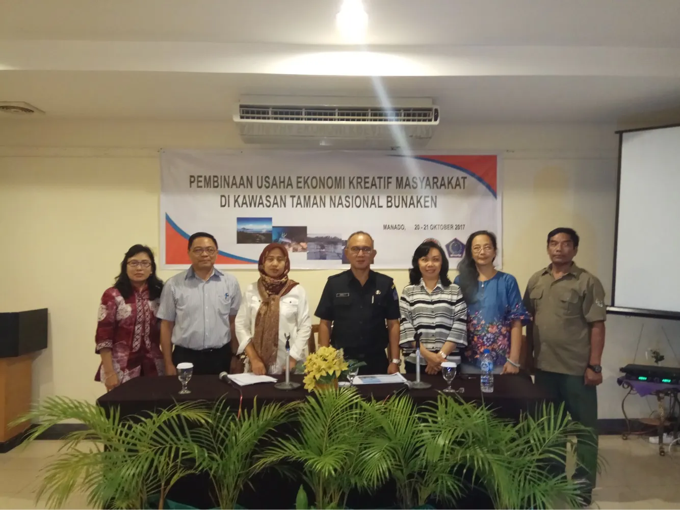 Banner Pembinaan Usaha Ekonomi Kreatif di Kawasan TN Bunaken