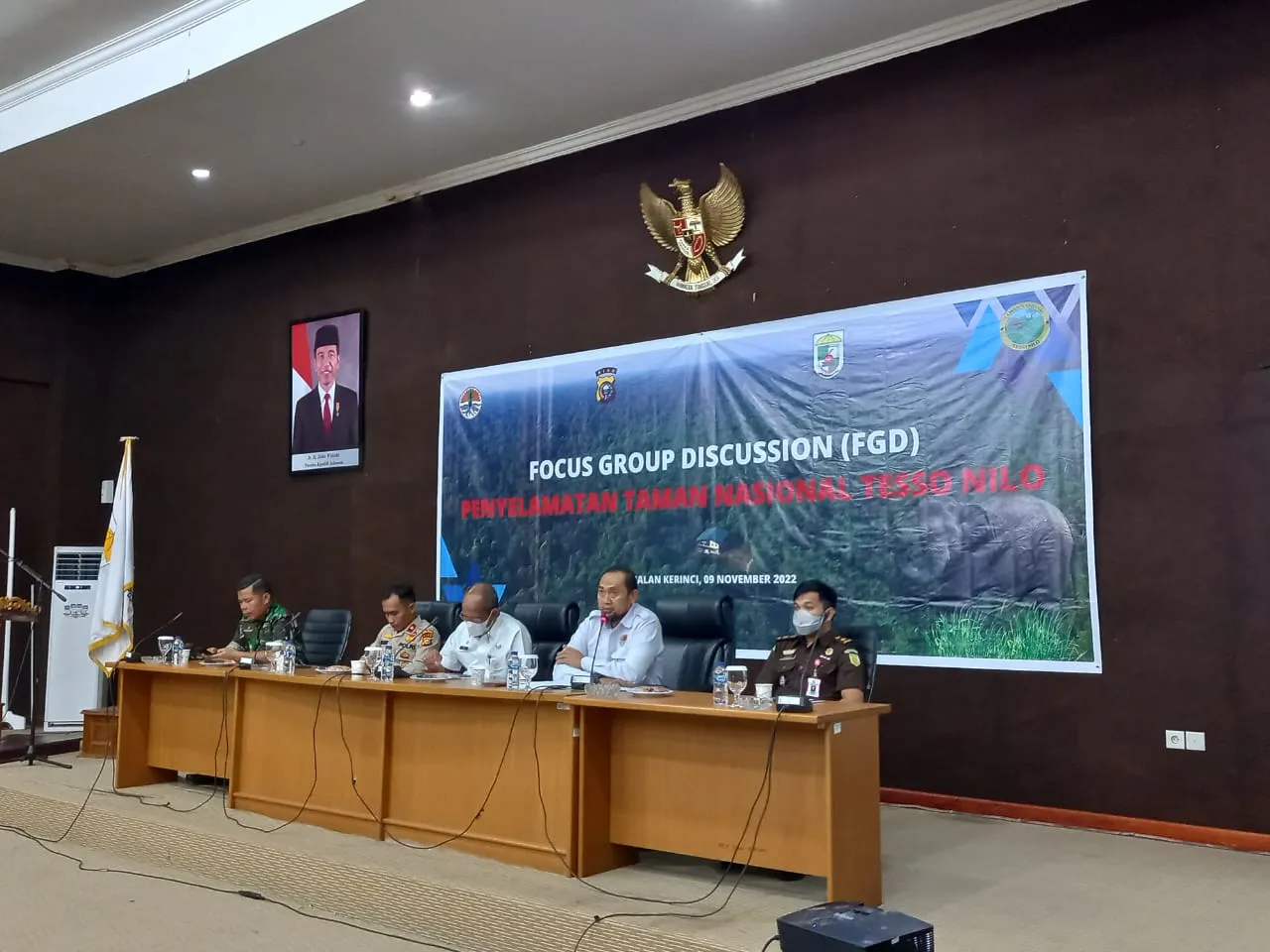 Banner Komitmen Bersama Untuk Penyelamatan TN Tesso Nilo