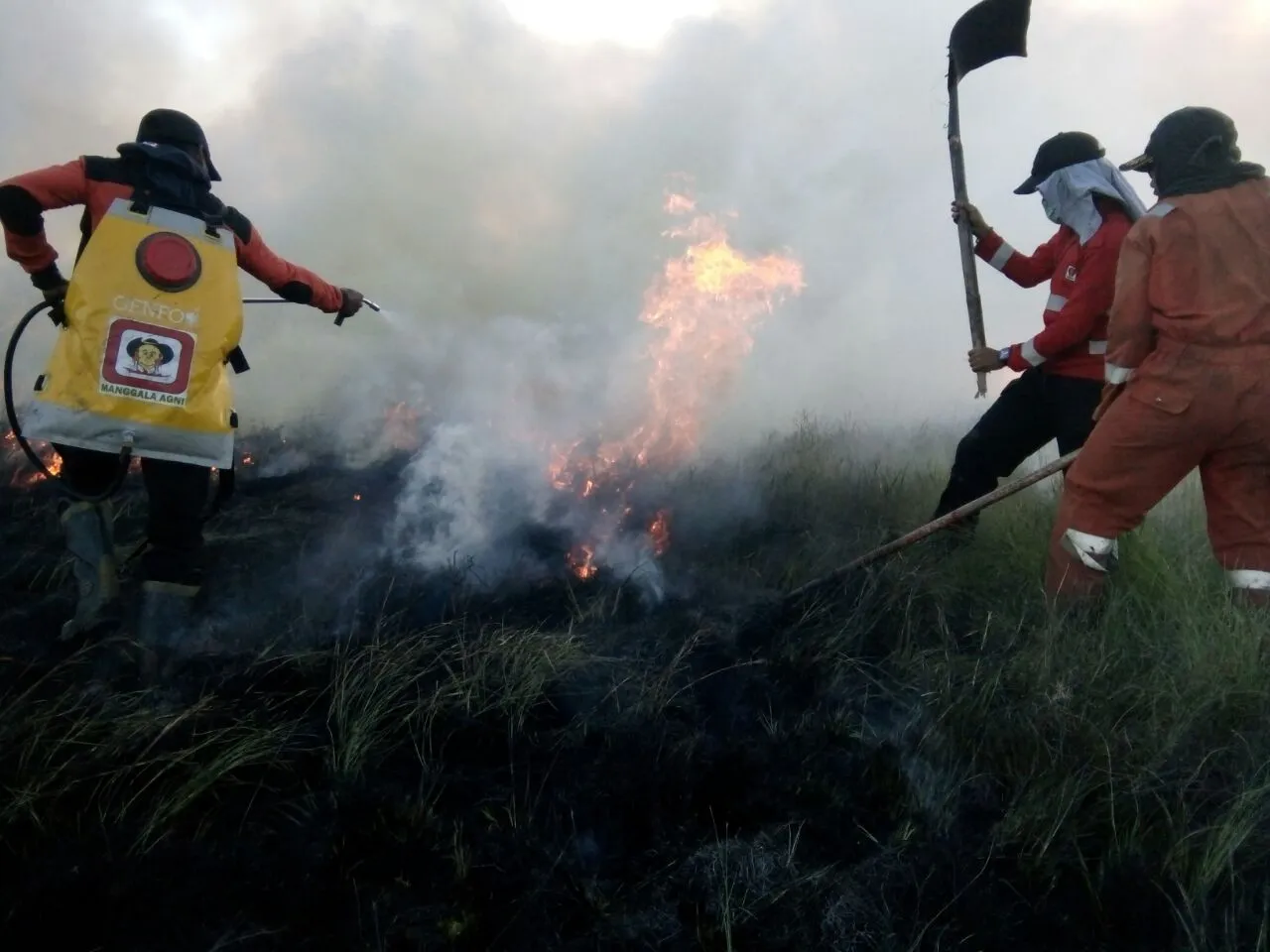 Banner Manggala Agni Kerja Keras Tanggulangi Karhutla