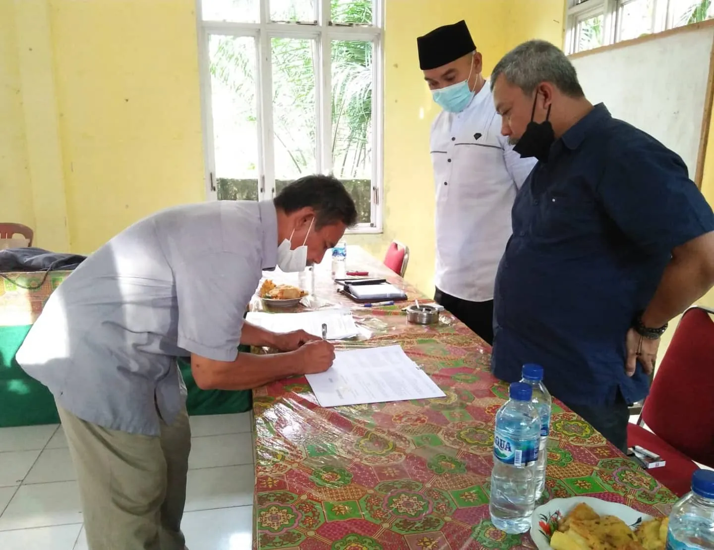 Banner Pengobatan Gajah Liar di Alam Liar