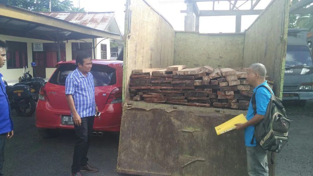 Banner Operasi Gabungan Jagawana Balai TN Bogani Nani dan Polres Bolmong