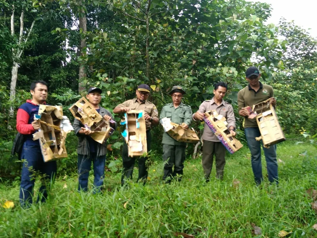 Banner BBKSDA Riau Lepasliarkan 58 Ekor Burung Hasil Operasi Polda Riau