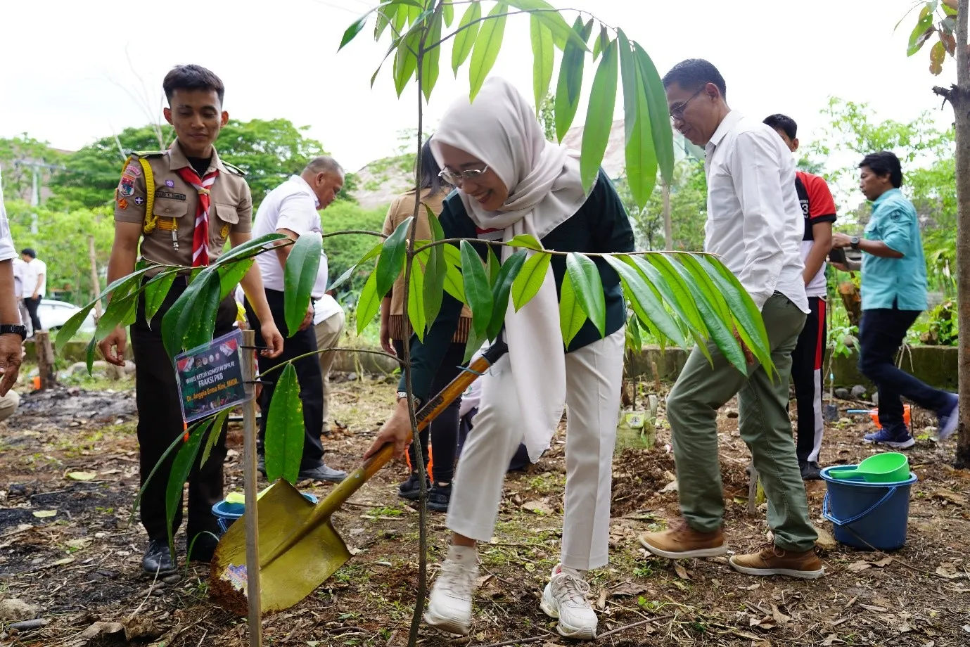 Banner Komitmen Komisi IV DPR RI Untuk Penegakan Hukum Perdagangan TSL di Provinsi Sulsel