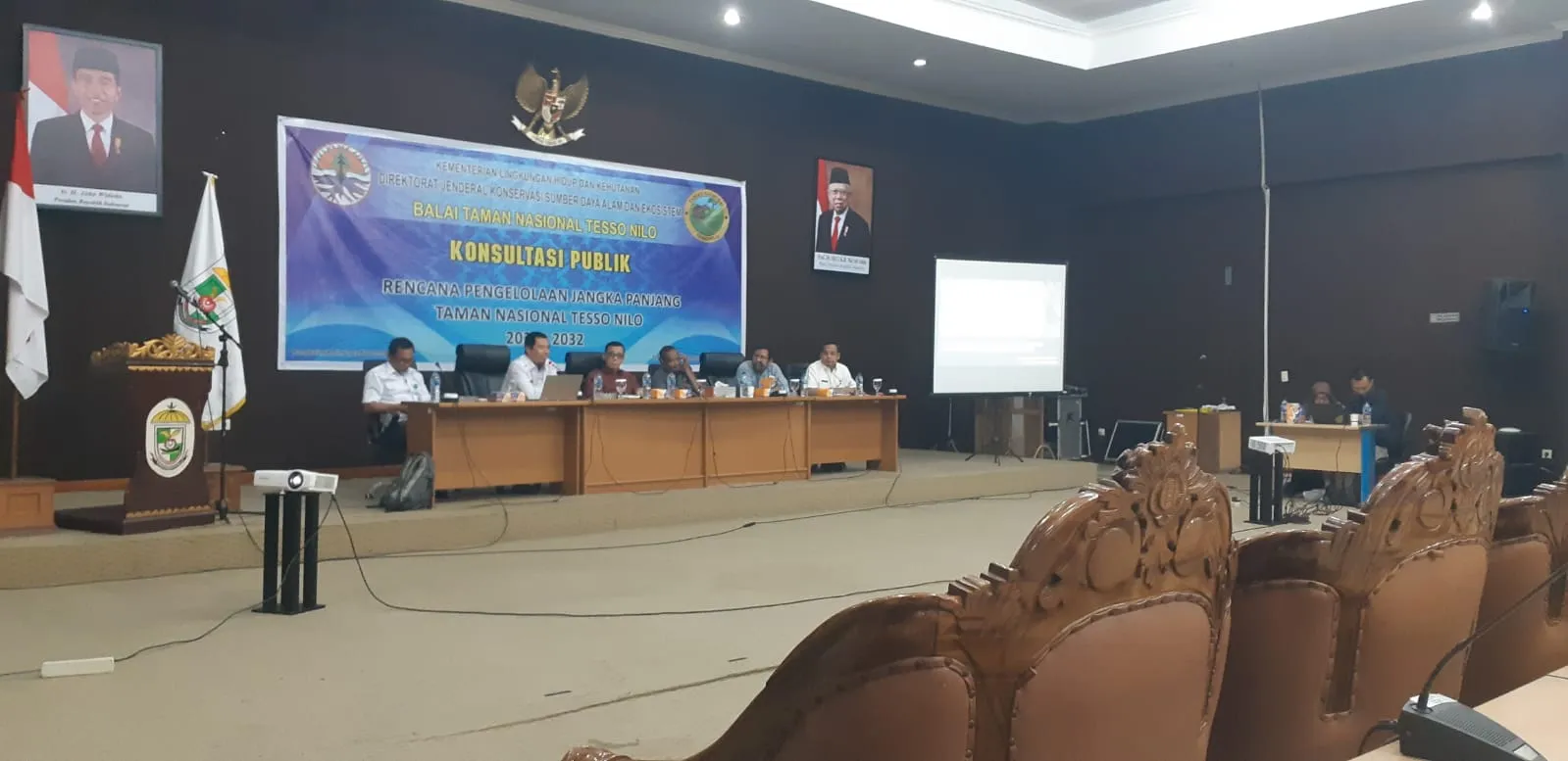 Banner Mencari Solusi Bersama Untuk Rencana Pengelolaan Jangka Panjang TN Tesso Nilo