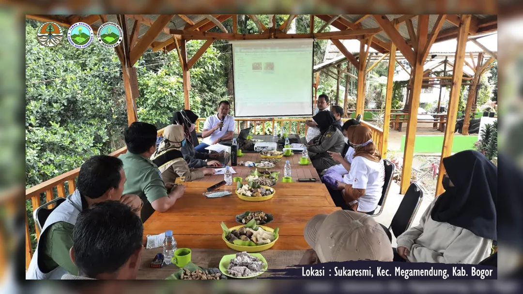 Banner “Leuweung Hejo Masyarakat Ngejo” Oleh Balai Besar TNGGP, ITTO, dan Mayora