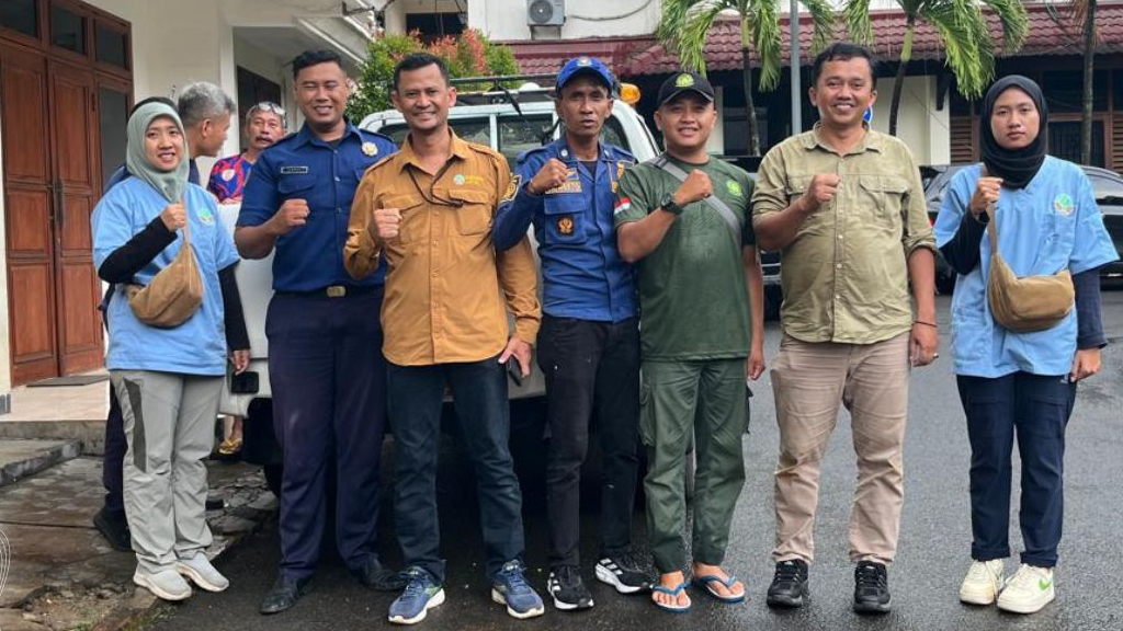 Banner Tim Matawali Evakuasi 18 Ular Sanca, Hasil Penanganan Damkar Tuban