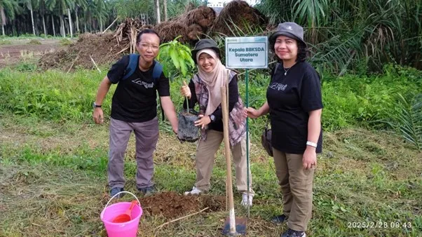Banner Rayakan Bakti Rimbawan 2025 Dengan Tanam 100 Pohon