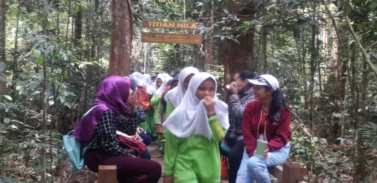 Banner 200 Siswa Praktek Alam di Taman Nasional Tesso Nilo