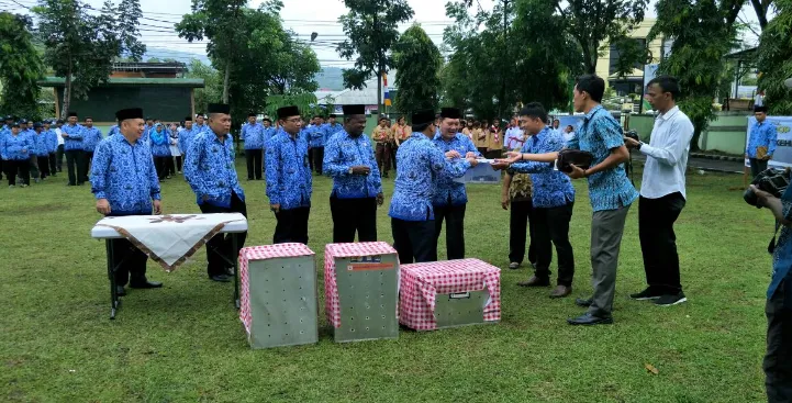 Banner Pelepasan Burung Merpati di Hari Bakti Rimbawan Papua