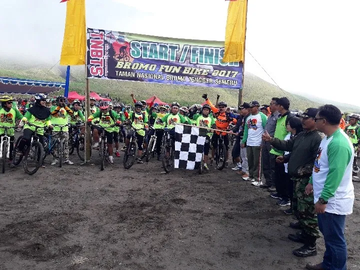 Banner “BROMO FUN BIKE TNBTS 2017” (Bike For Conservation)