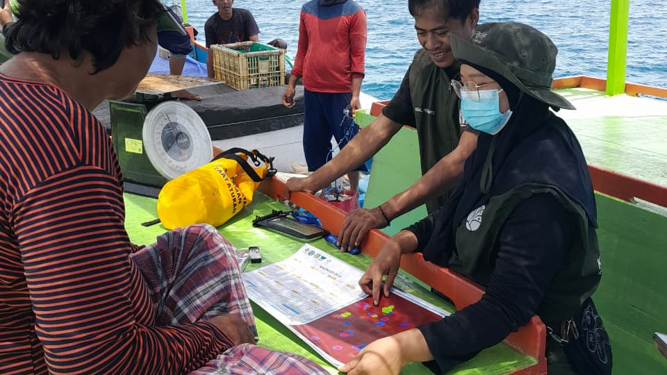 Banner Pemantauan Perairan Taka Gantarang: Satu Kapal Diduga Bom Ikan Melarikan Diri