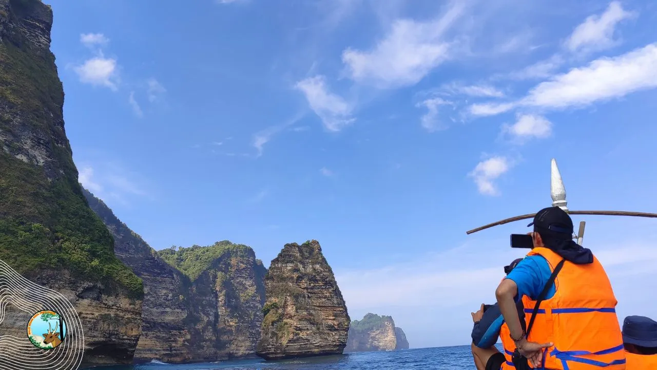 Banner Pulau Nusa Barung: Benteng Keanekaragaman Hayati di Samudra Indonesia