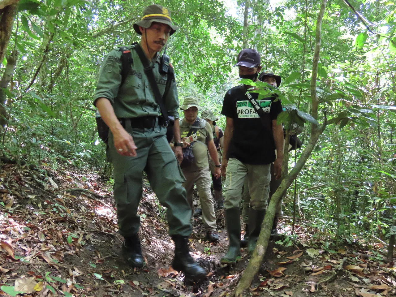 Banner BBKSDA Jatim dan ProFauna Patroli Bersama Di CA. Pulau Sempu
