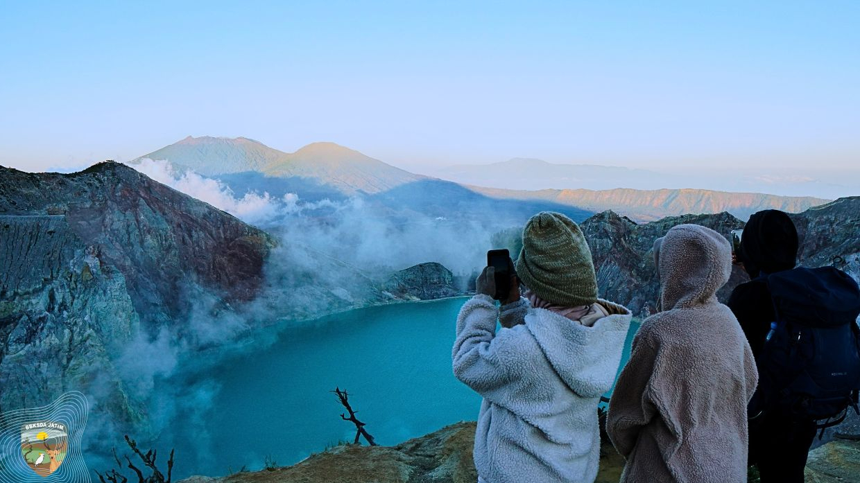 Banner Mengantisipasi Ledakan Wisata Lebaran di Kawah Ijen