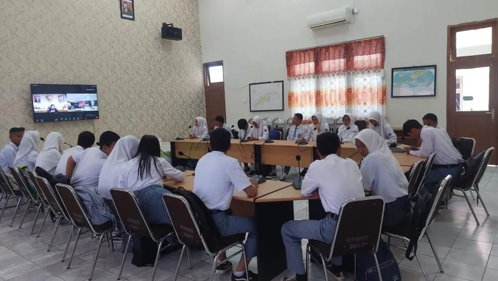 Banner Balai TN Kepulauan Togean Pupuk Generasi Muda Kota Ampana