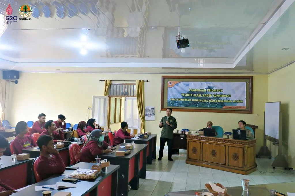 Banner Pembinaan dan Penguatan Kelompok Pecinta Alam atau Kader Konservasi Alam