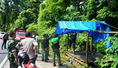 Banner Berita Tata Penjual Madu Karaenta, Balai TN Bantimurung Bulusaraung Gelar Penertiban