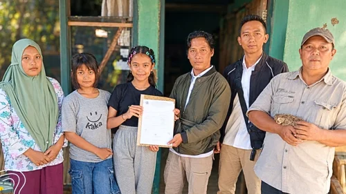Banner Artikel Dari Kabat, Seekor Kucing Kuwuk Diserahkan Warga kepada Petugas Konservasi